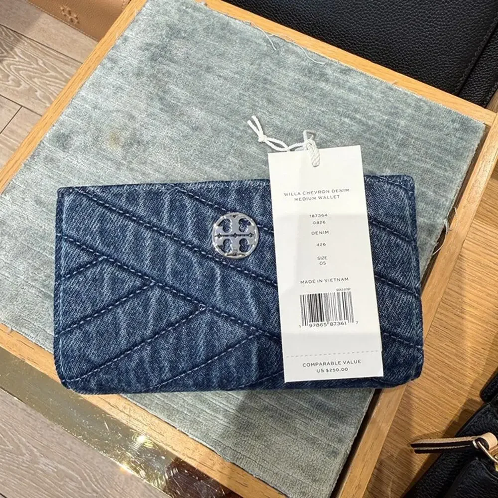 New‼️Tory Burch Willa Chevron Denim Medium Wallet 187364  Denim $250